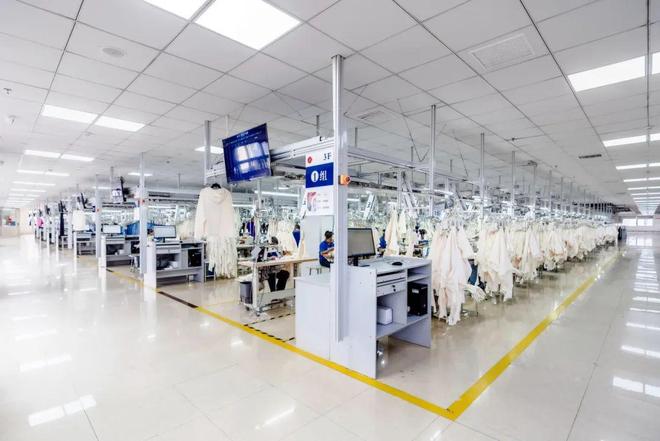 阎岩率中国纺联团队深入贝德服装集团，共探服饰研发创新与行业转型升级